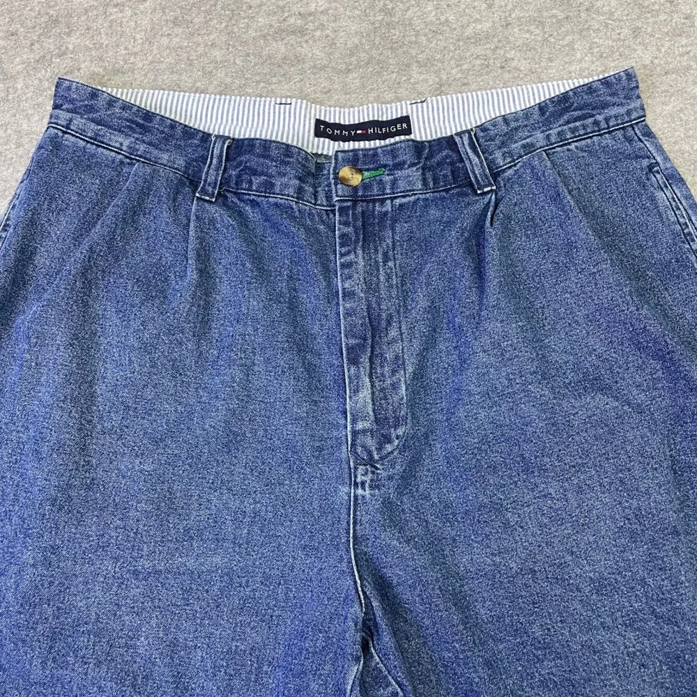 Vintage Tommy Hilfiger 90s Pleated Denim Shorts Mens 32 Blue Crest Logo